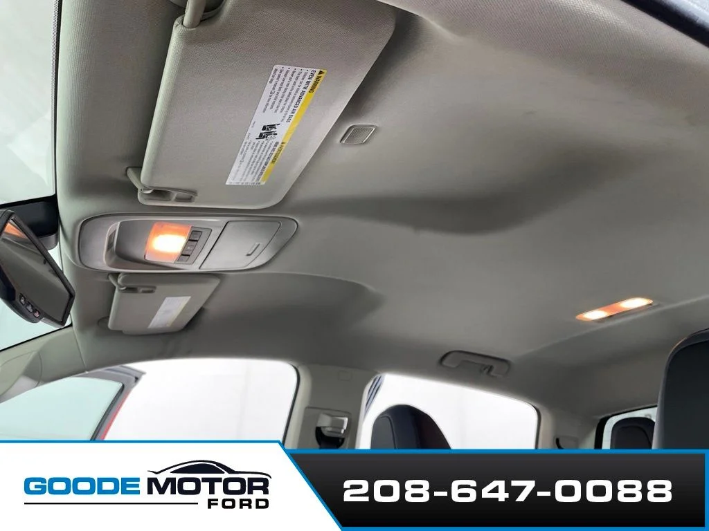 Used 2018 Red Chevrolet Z71 image 19