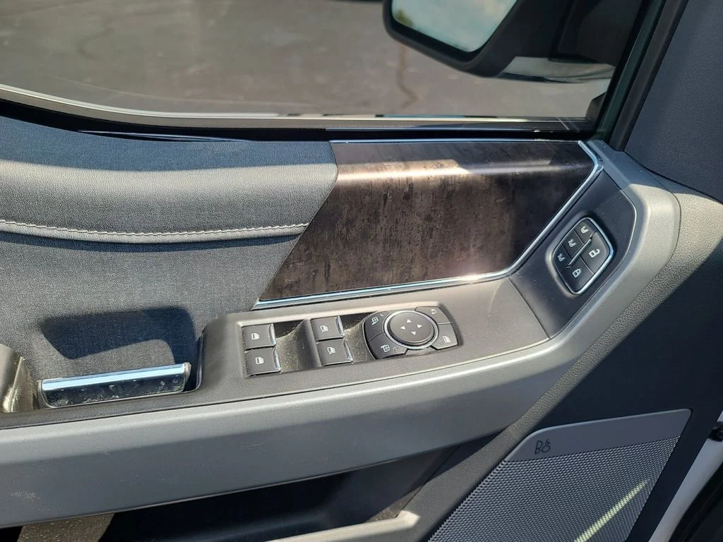 Used 2021 White Ford Lariat image 26