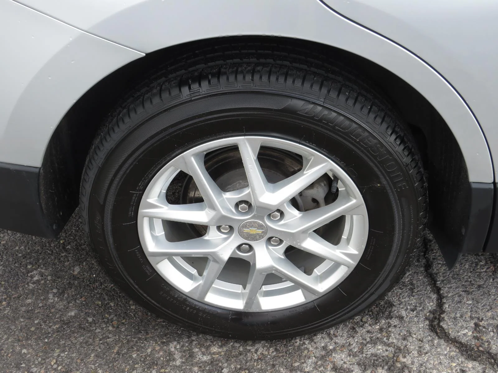 Used 2022 Silver Ice Metallic Chevrolet LT image 17