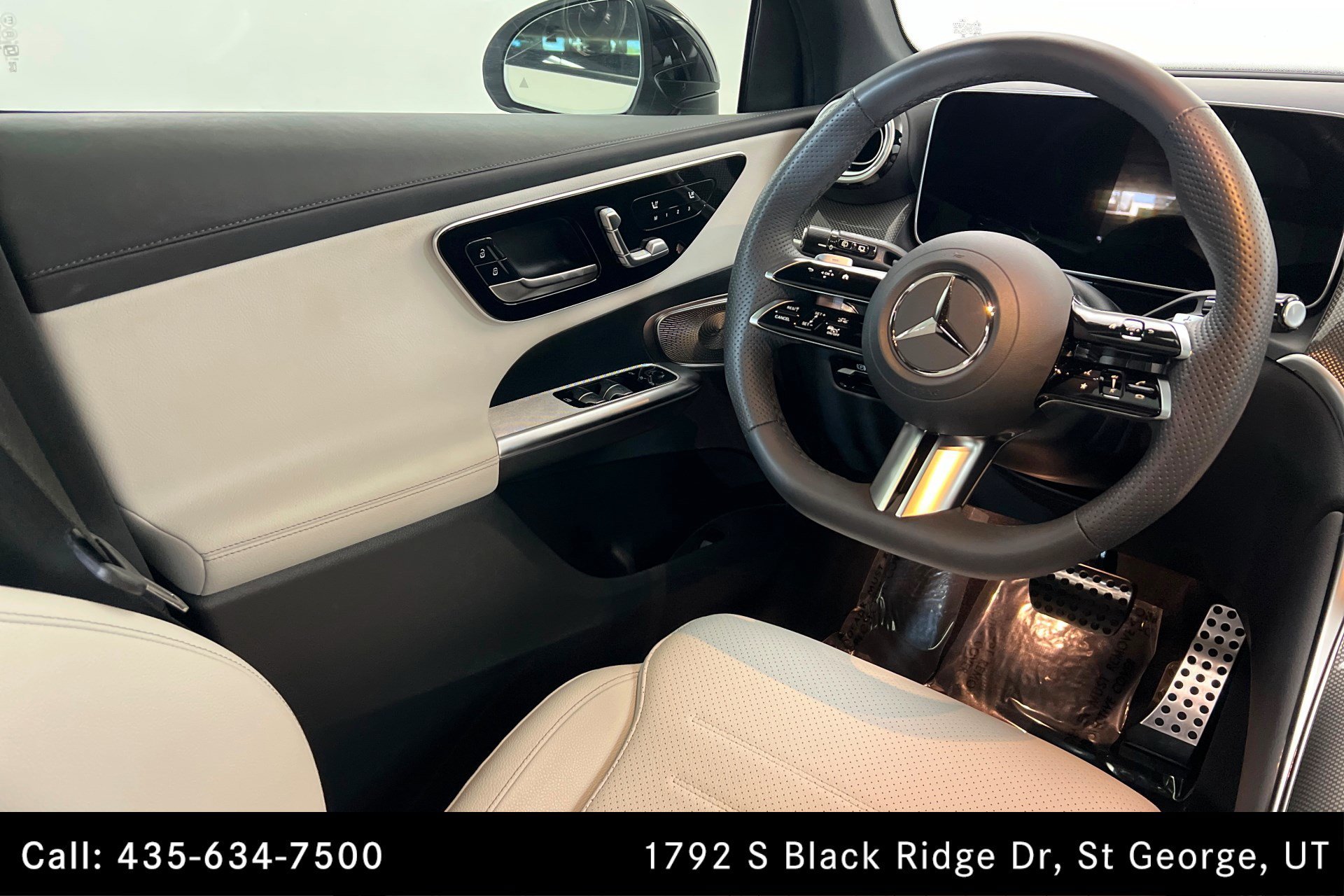 Certified Used 2026 Polar White Mercedes-Benz GLC 300 image 12