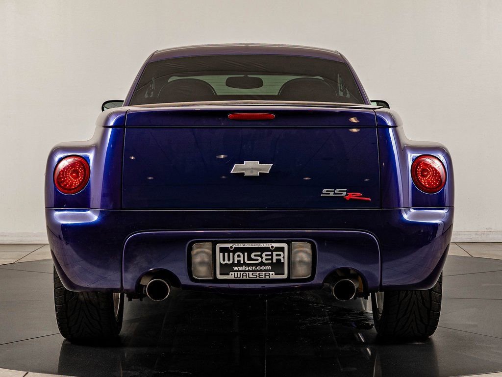 Used 2004 Ultra Violet Metallic Chevrolet  image 7