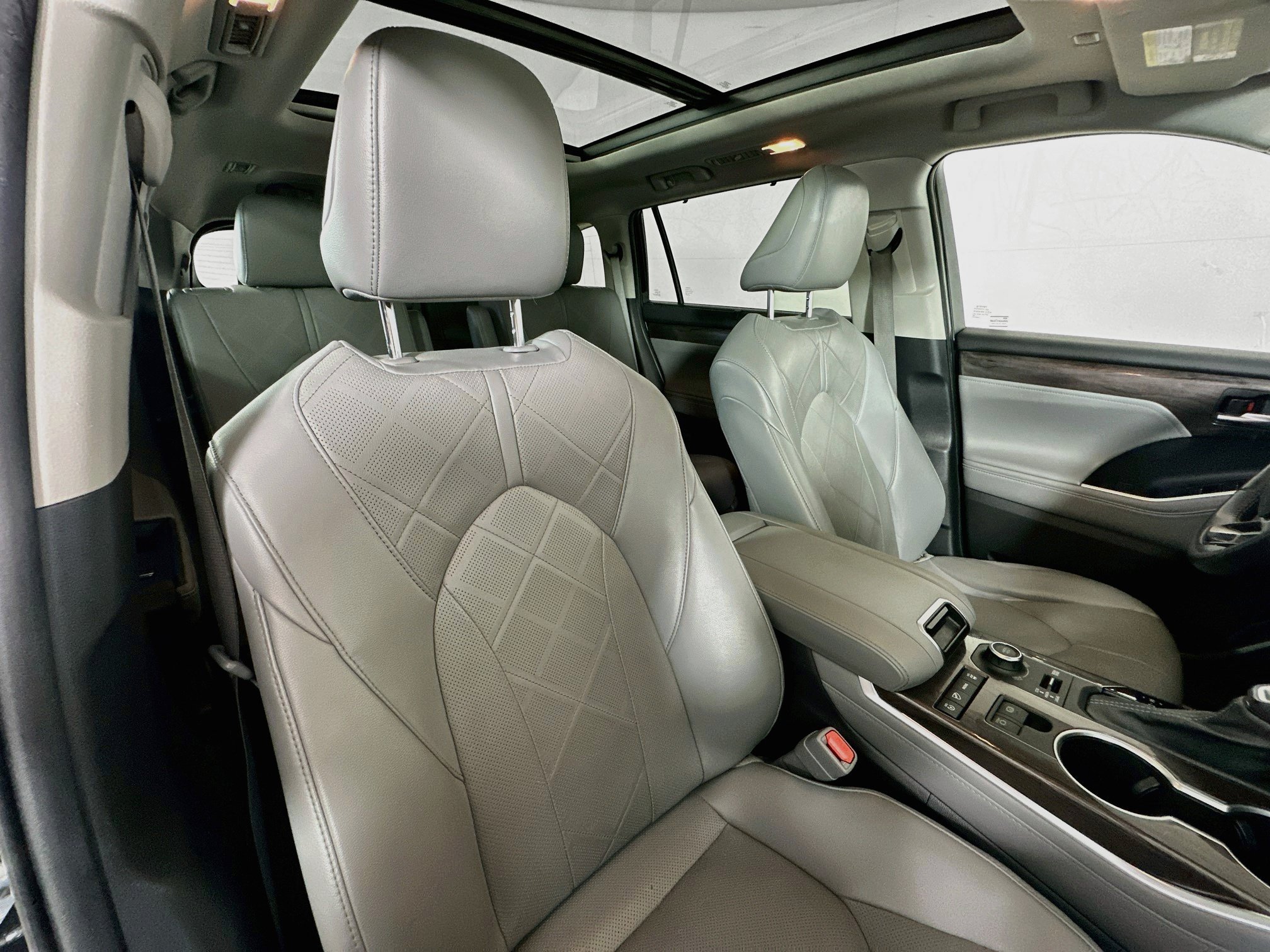Used 2022 Midnight Black Metallic Toyota Platinum image 30