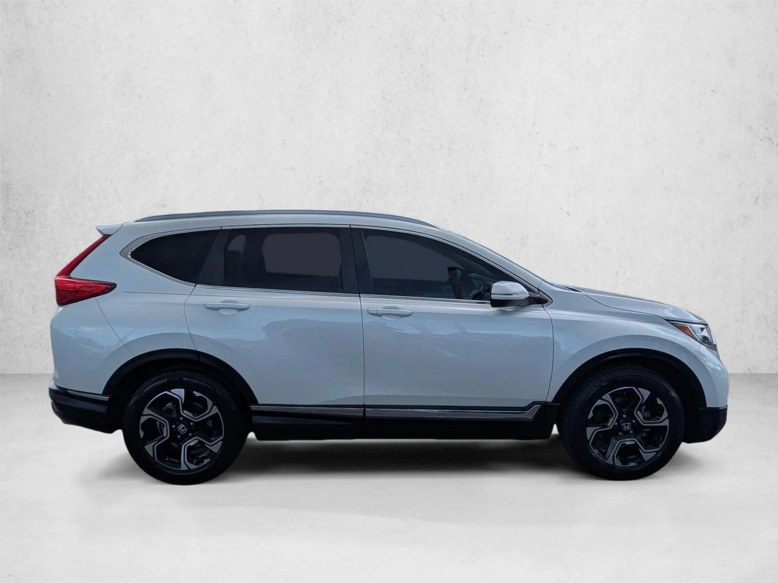 Used 2019 Platinum White Pearl Honda Touring image 4