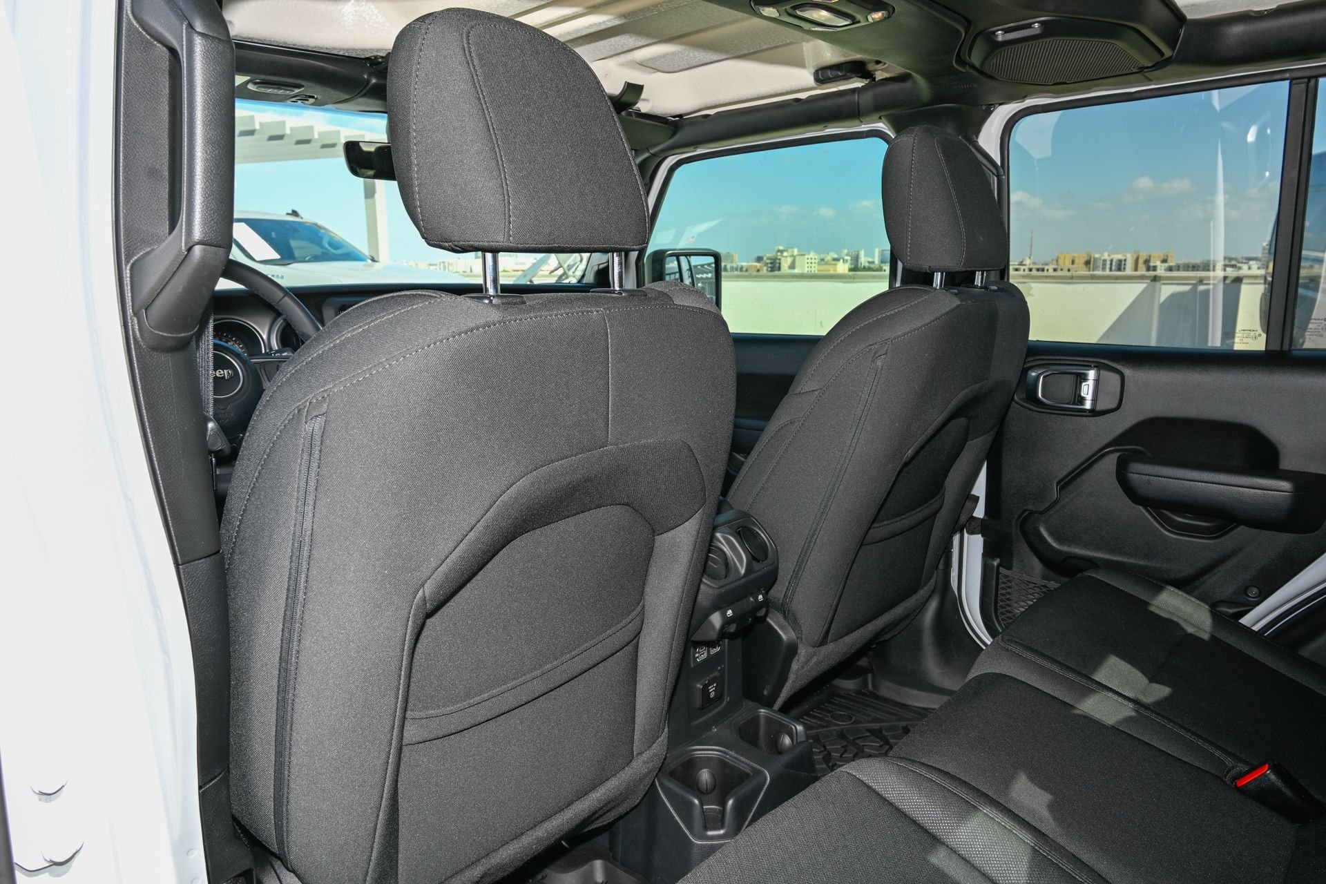 Used 2023 White/off-white Jeep Sport S image 17