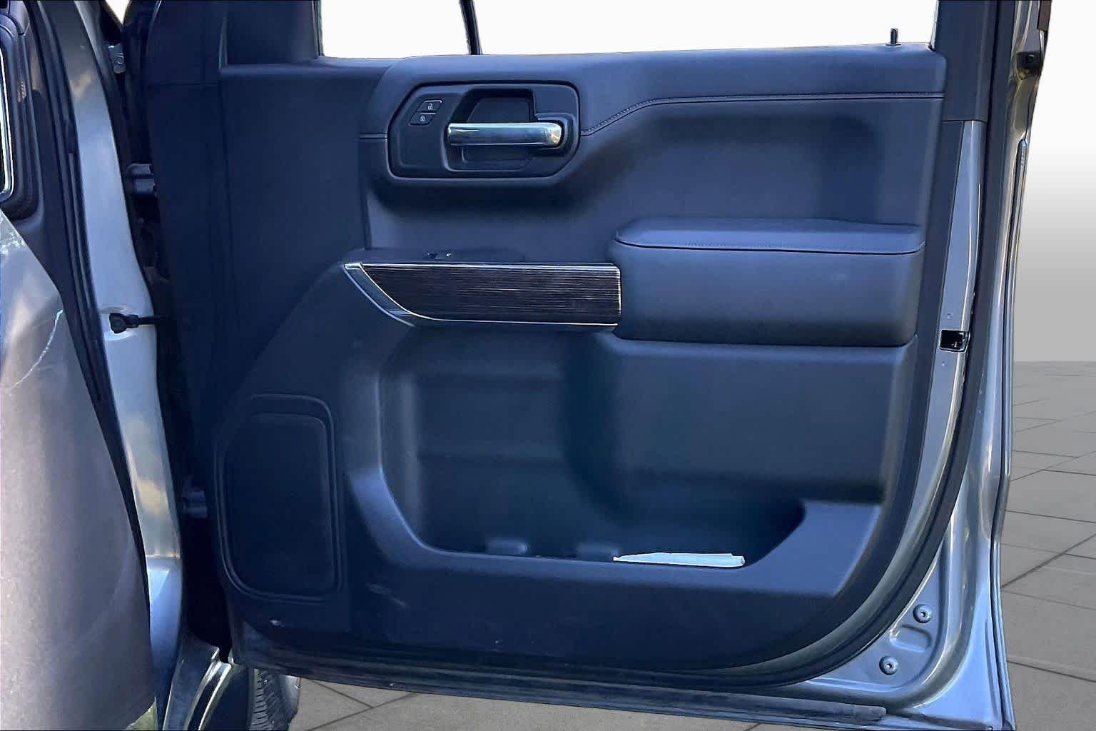 Used 2020 Satin Steel Metallic GMC Elevation image 21