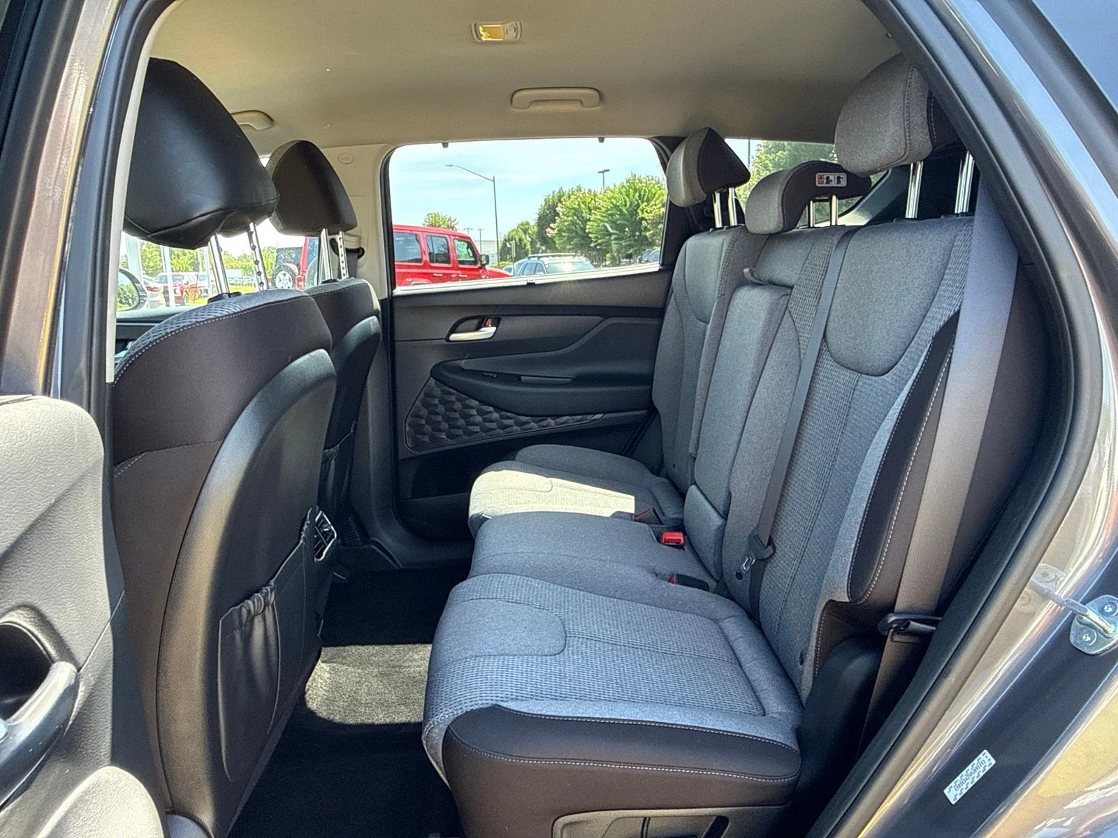 Used 2023 Gray Hyundai SEL Convenience image 7