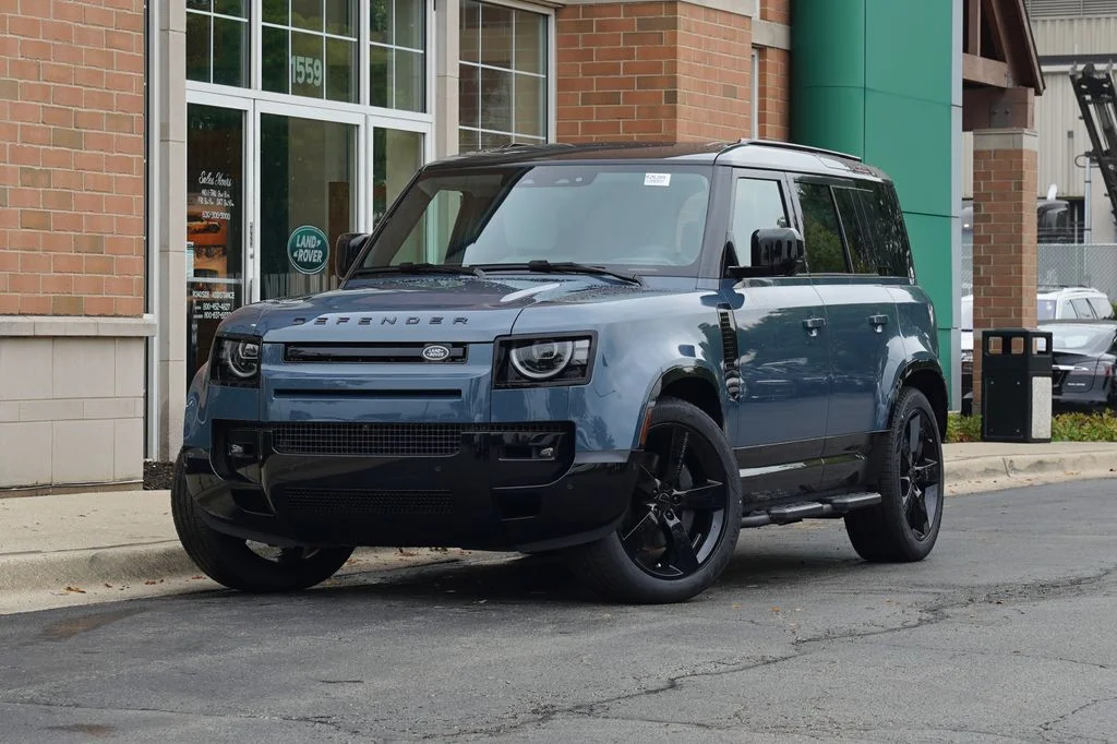 New 2026 Tasman Blue Land Rover X-Dynamic SE image 1