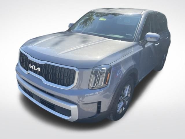 Used 2025 Silver Kia LX image 4