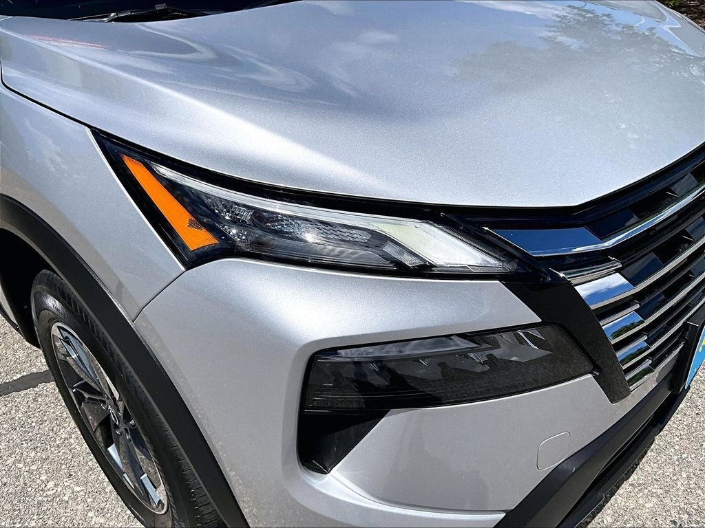 Certified Used 2025 Silver Nissan SV image 31