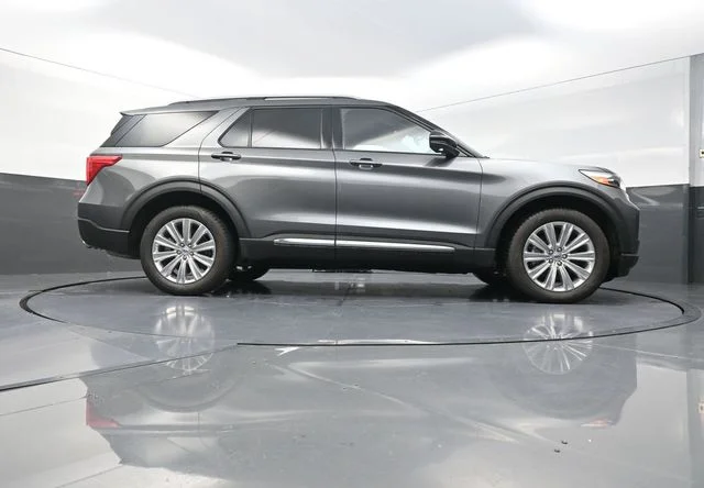Used 2023 Gray Ford Limited image 38