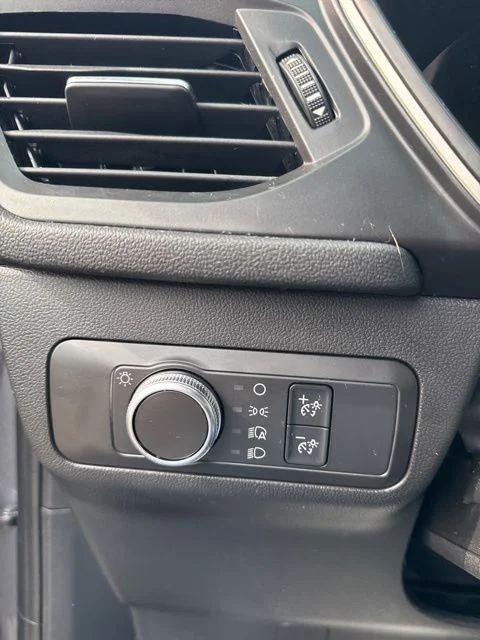Used 2021 Gray Ford SE image 26