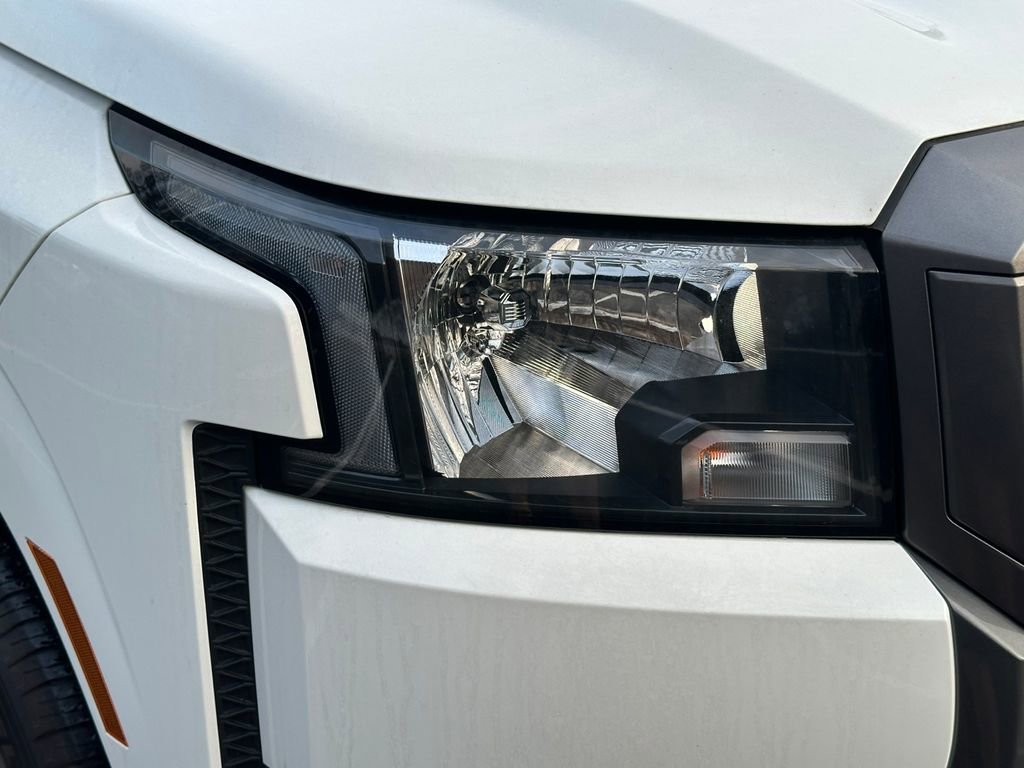 2025 Nissan Frontier SV - Photo 11