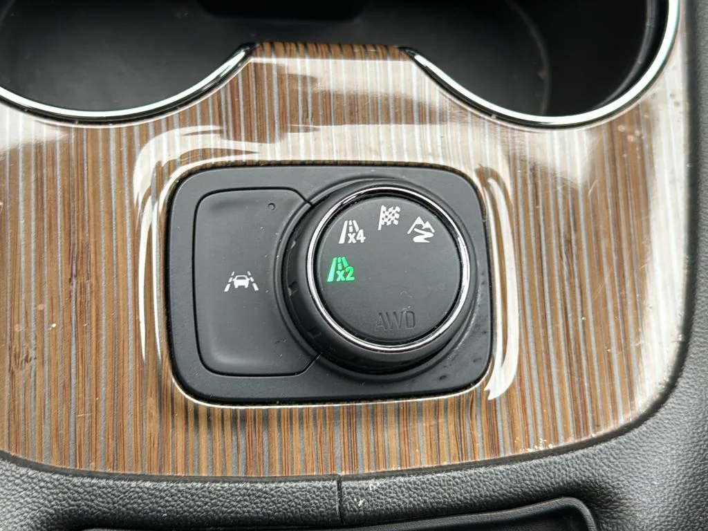 Used 2023 Black GMC SLE image 12