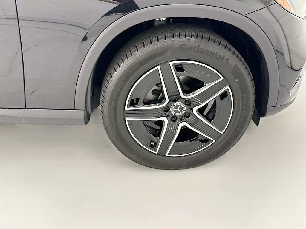 New 2026 Obsidian Black Metallic Mercedes-Benz GLC 300 image 30