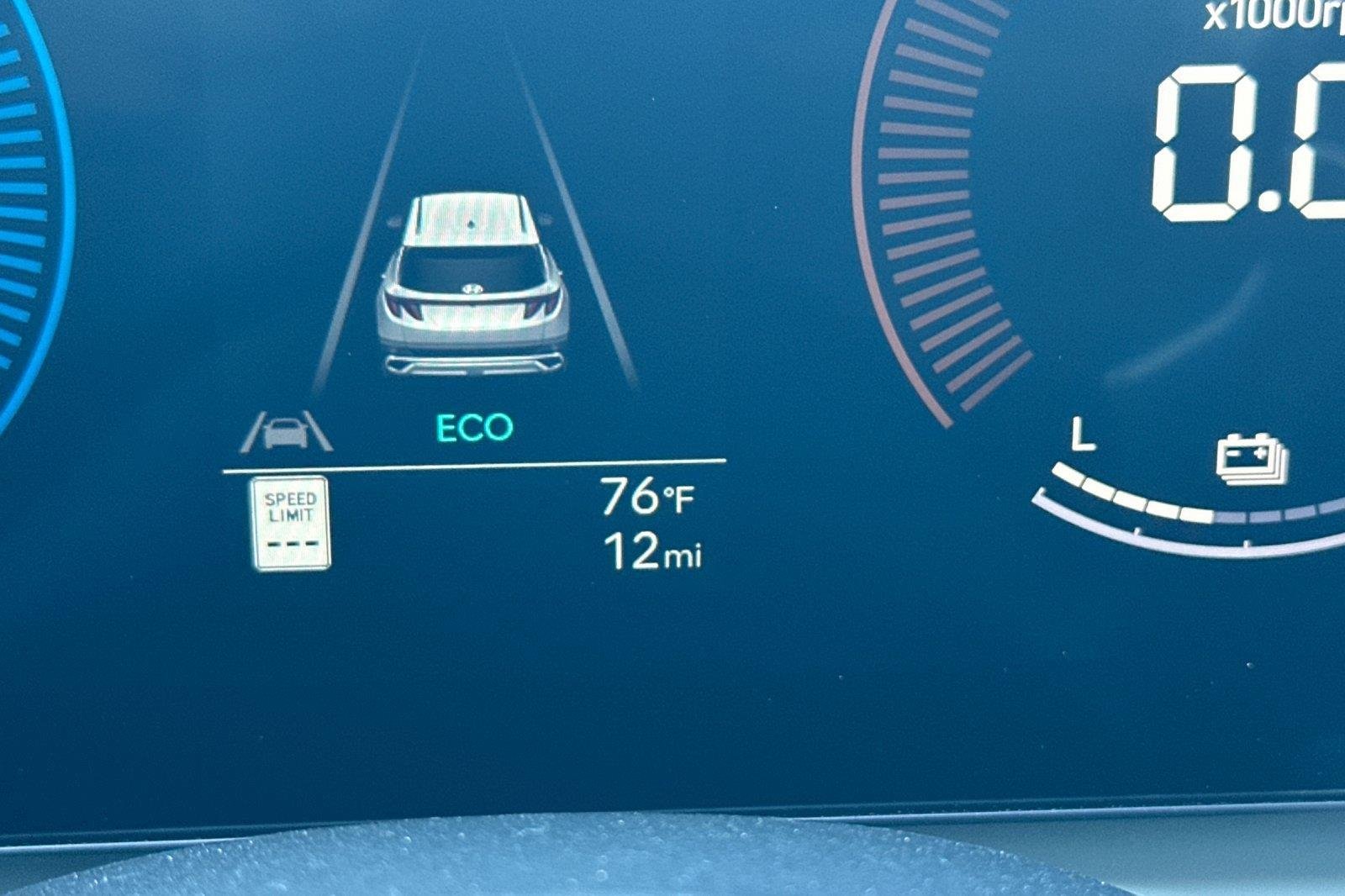 New 2026 Ecotronic Gray Hyundai SE image 27