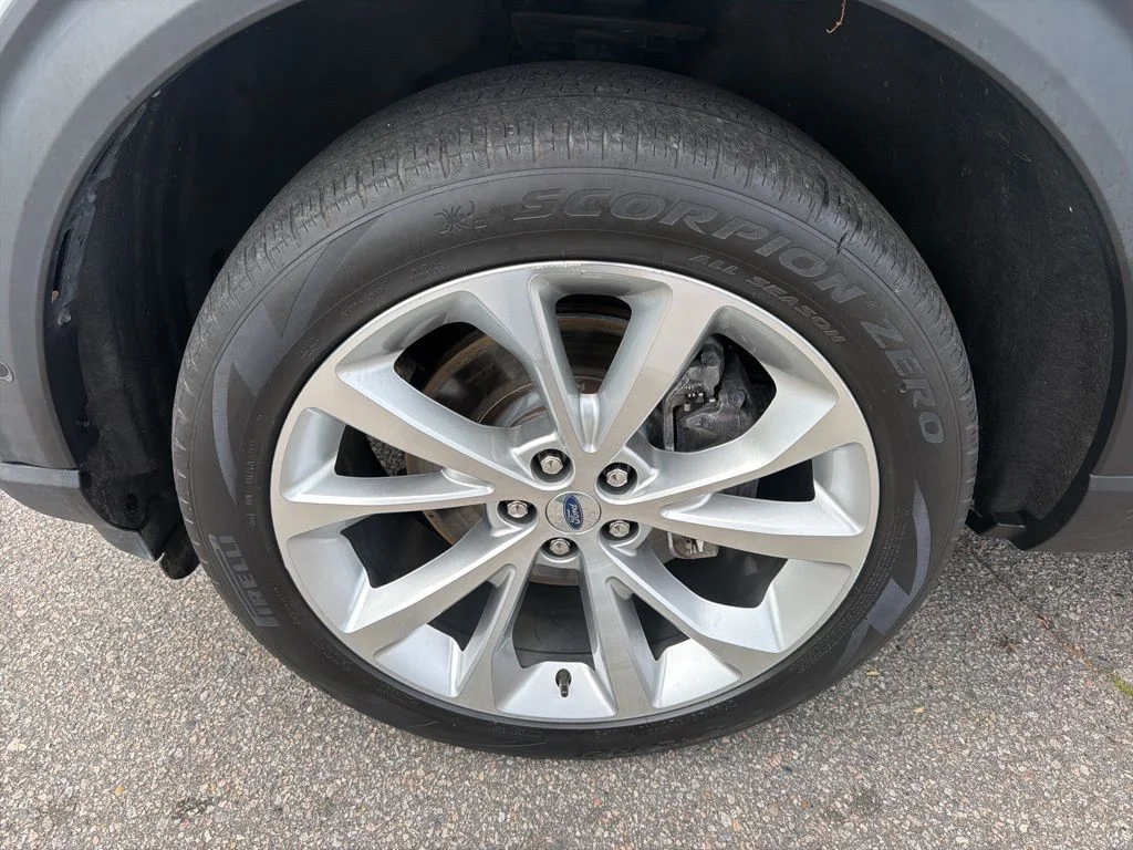 Used 2023 White Ford Platinum image 10
