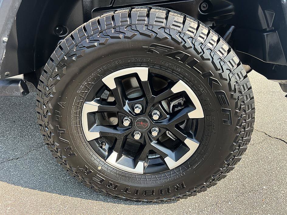 Used 2025 Bright White Clearcoat Jeep Rubicon image 10