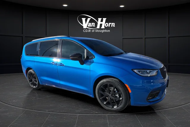 2026 Chrysler Pacifica Select's photo