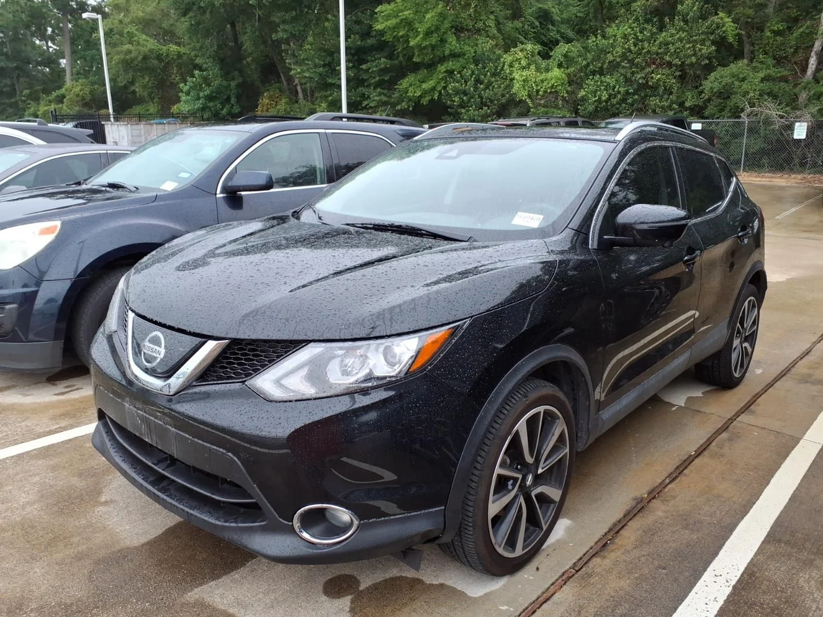 Used 2019 Black Nissan SL image 4