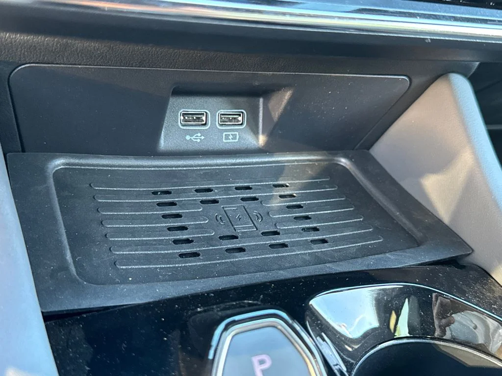 2025 VinFast VF 8 Plus - Photo 30