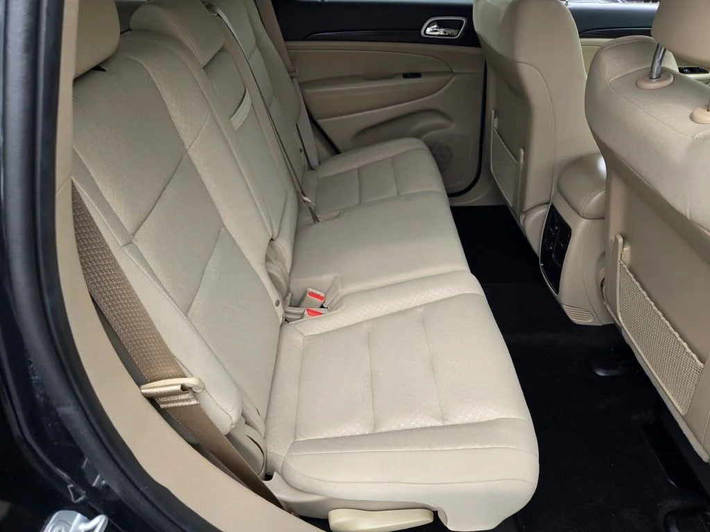 Certified Used 2022 Black Jeep Laredo E image 9