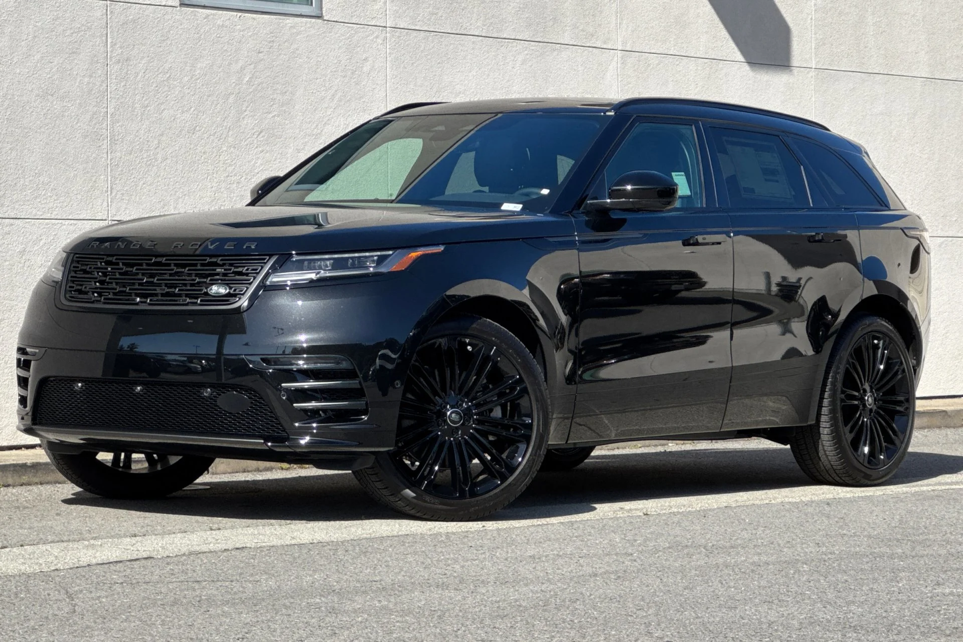 2026 Land Rover Range Rover Velar P250 Dynamic SE's photo