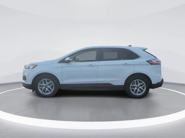 Used 2024 White Ford SEL image 5