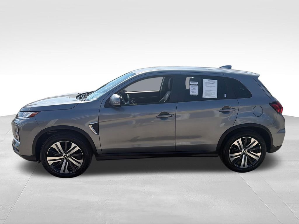 Used 2025 Blue Mitsubishi 2.0 SE image 2