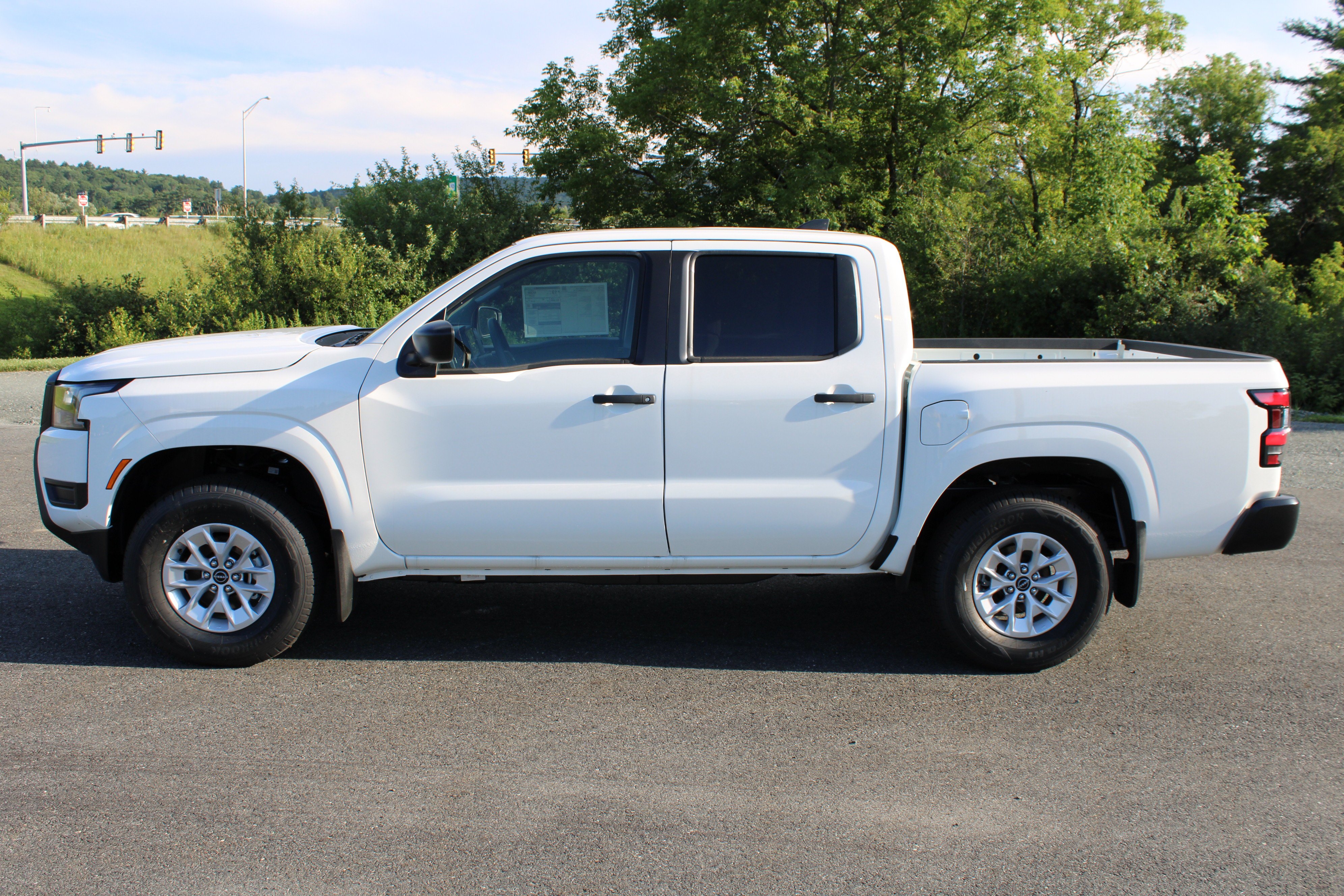 New 2026 Glacier White Nissan Crew Cab S image 5