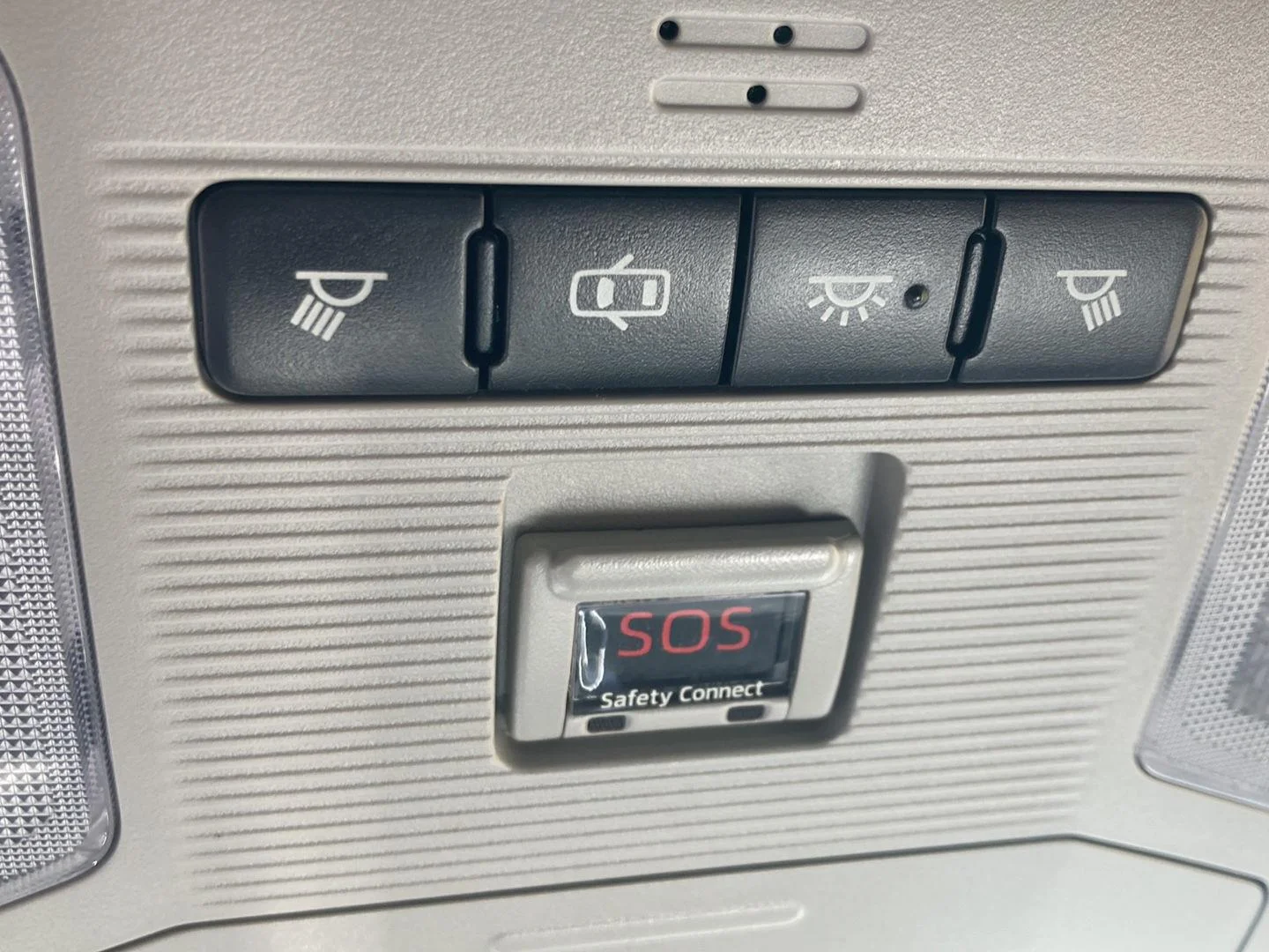 Used 2019 Gy Toyota LE image 20