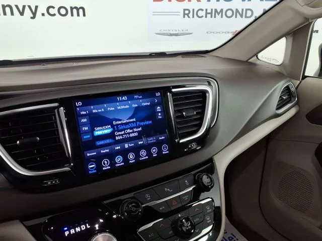 Used 2018 Red Chrysler Touring L Plus image 25