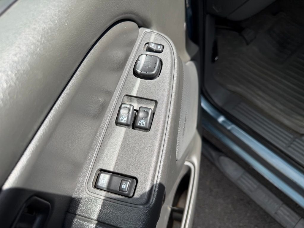 Used 2006 Blue Granite Metallic Chevrolet LT image 12