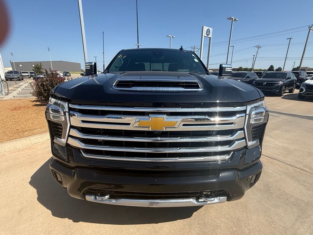 Used 2024 Black Chevrolet High Country image 8