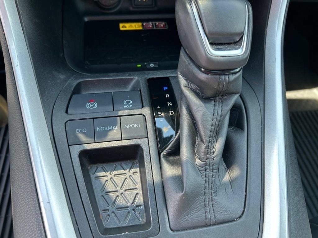 Used 2023 White Toyota XLE Premium image 11