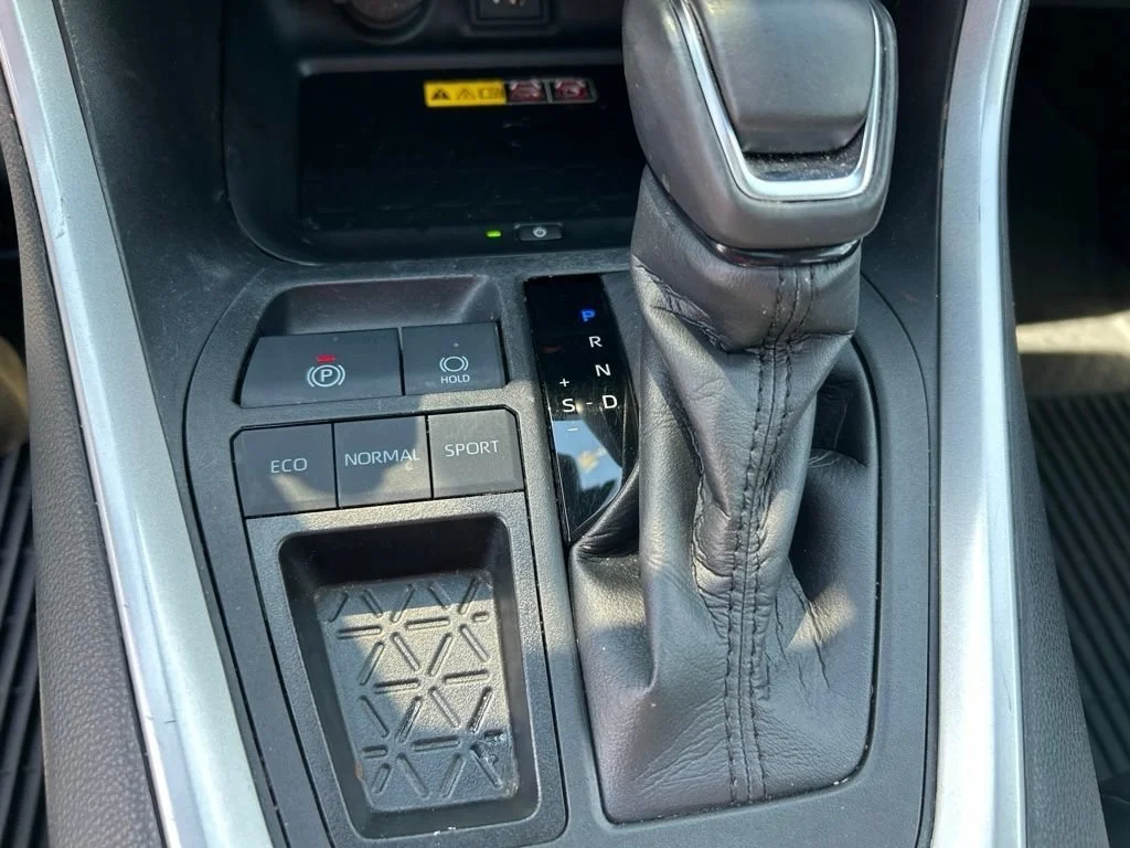 Used 2023 White Toyota XLE Premium image 11