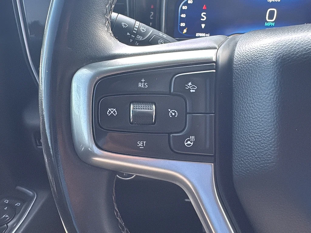 Used 2025 Summit White Chevrolet  image 20
