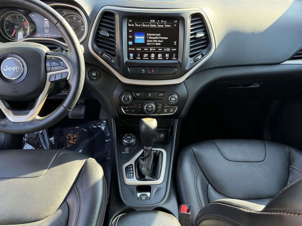 Used 2018 Crystal Metallic Jeep Limited image 17