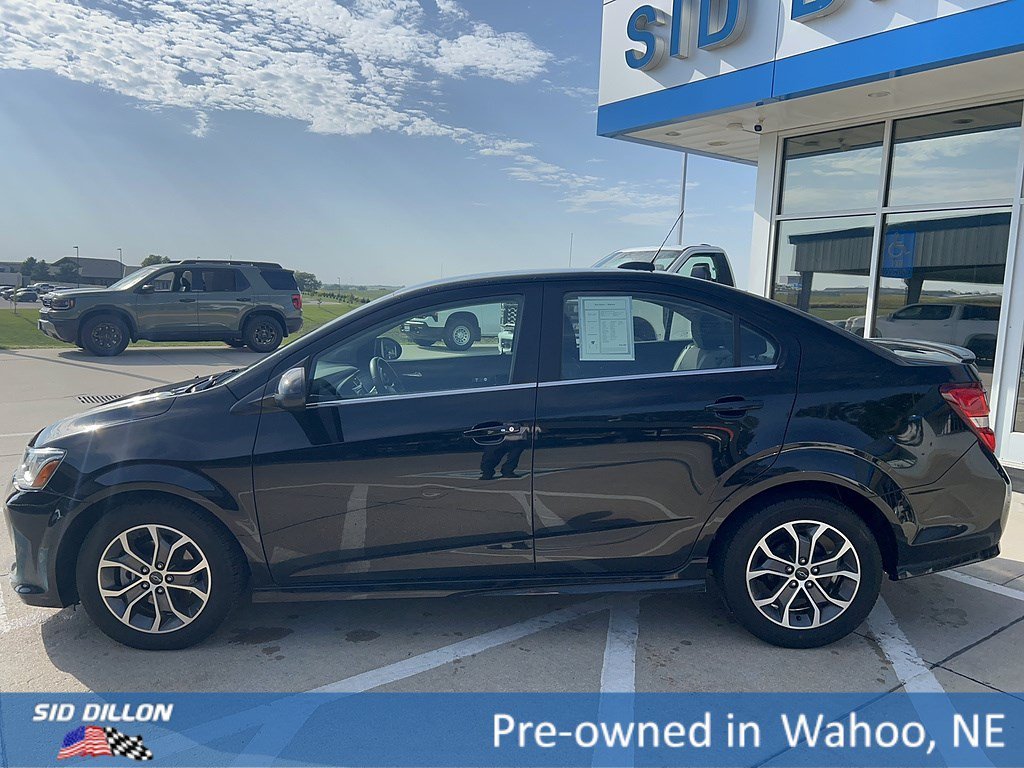 Used 2020 Mosaic Black Metallic Chevrolet LT image 2