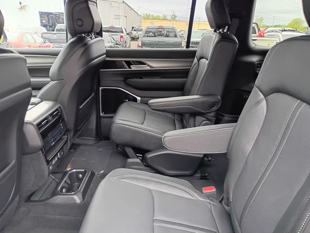 New 2026 High Gloss Black Exterior Paint Jeep Limited Altitude image 20
