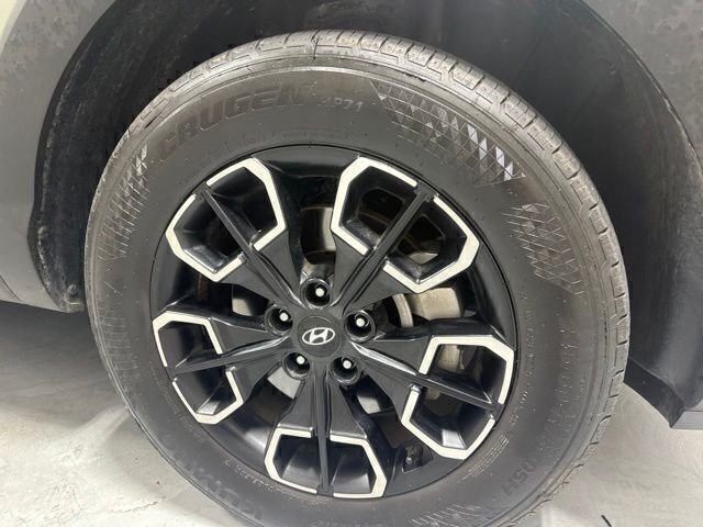 Used 2024 Green Hyundai SEL image 4