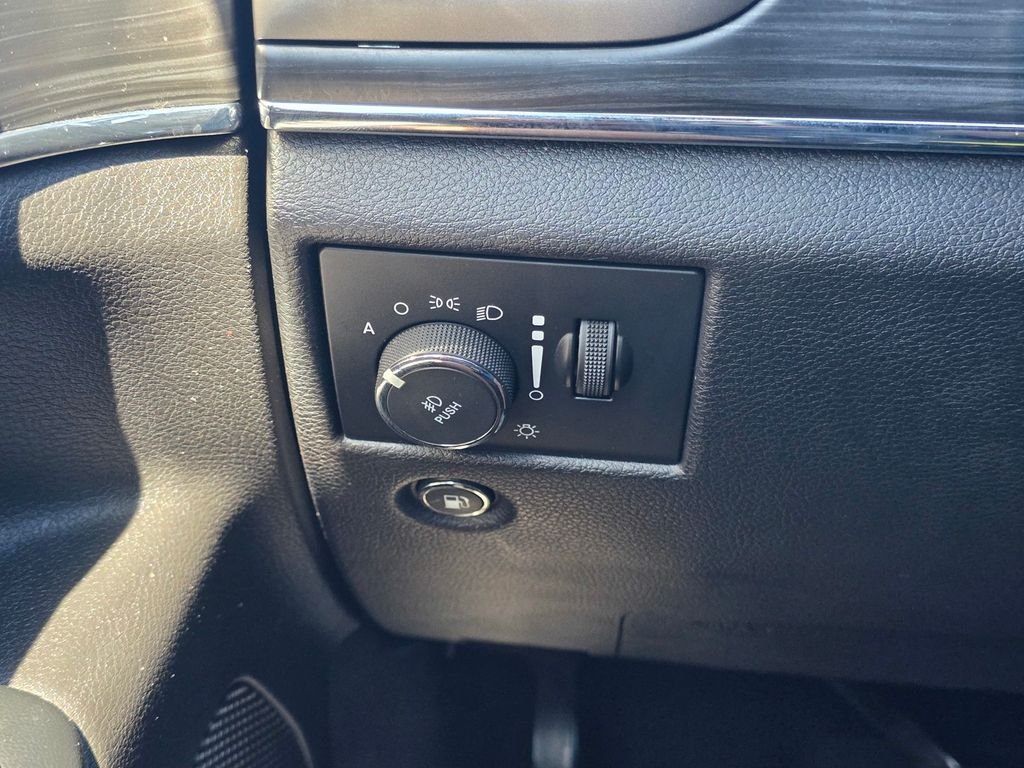 Certified Used 2020 White Jeep Limited image 33