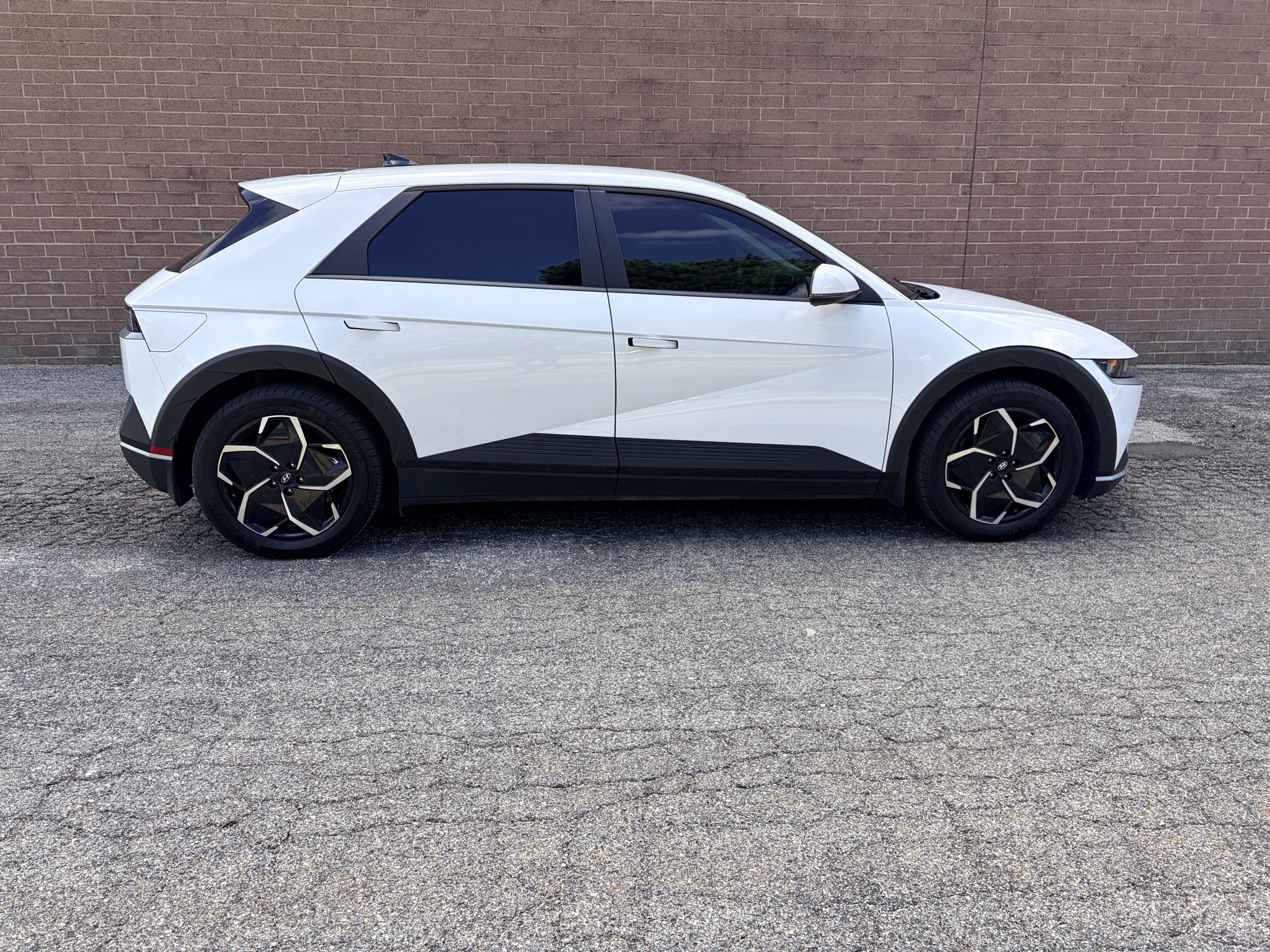 Used 2023 Atlas White Hyundai SEL image 6