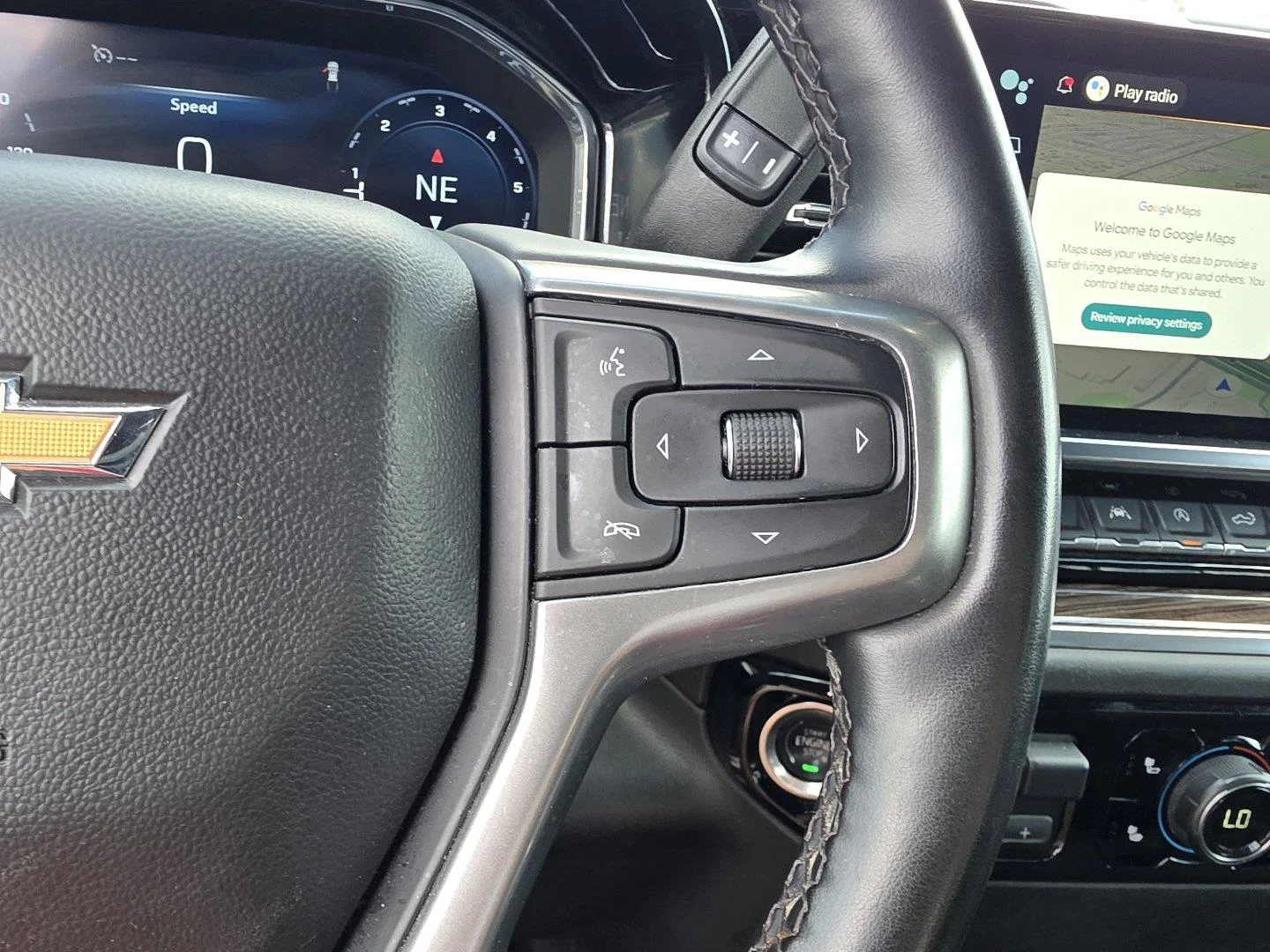 Used 2025 Sterling Gray Metallic Chevrolet LT image 18