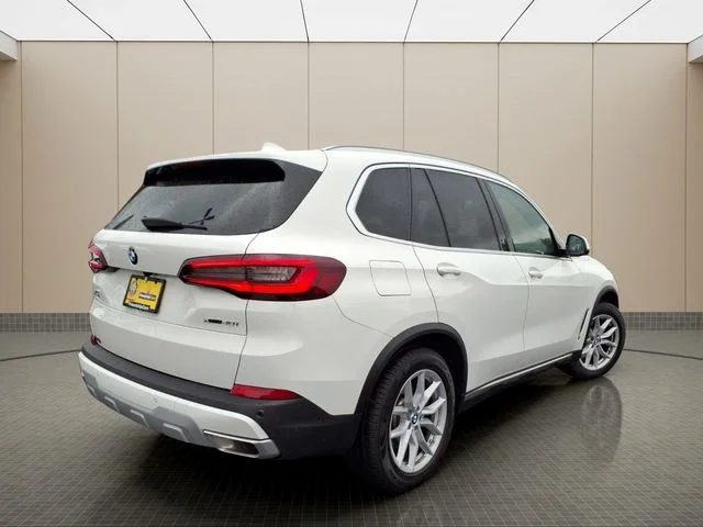 Used 2023 White BMW xDrive40i image 6