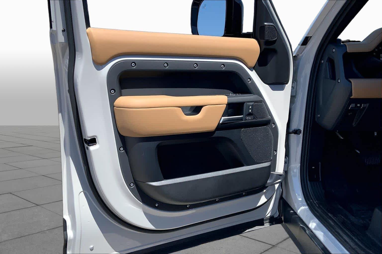 New 2026 Borasco Grey Land Rover X-Dynamic SE image 10