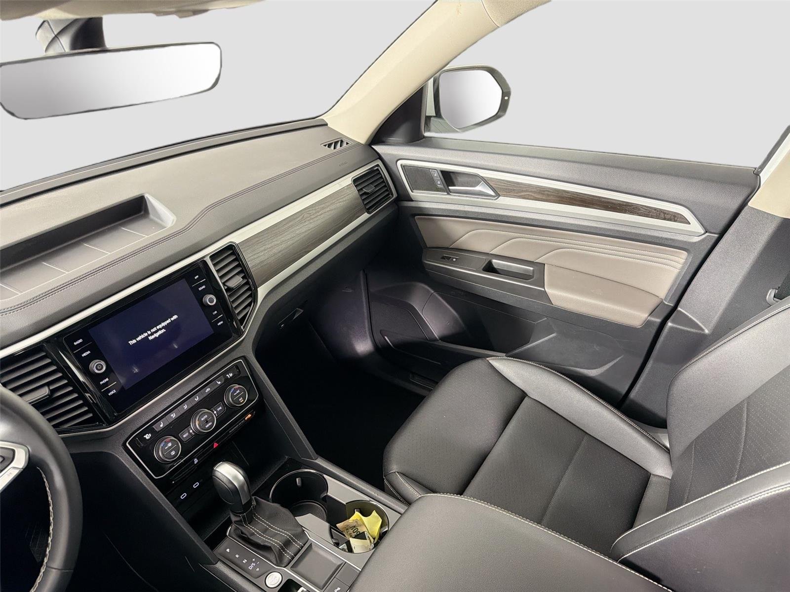 Certified Used 2023  Volkswagen 2.0T SE w/Technology image 21
