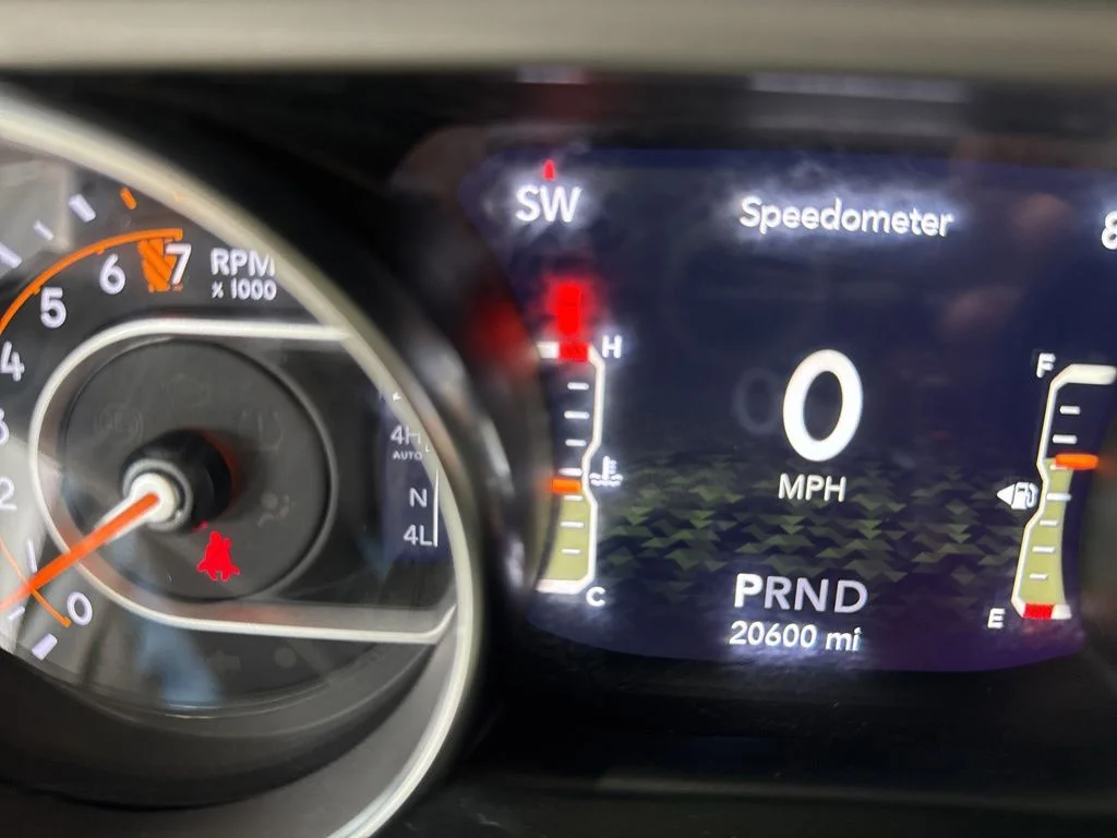 Used 2022 Gray Jeep Sport S image 19