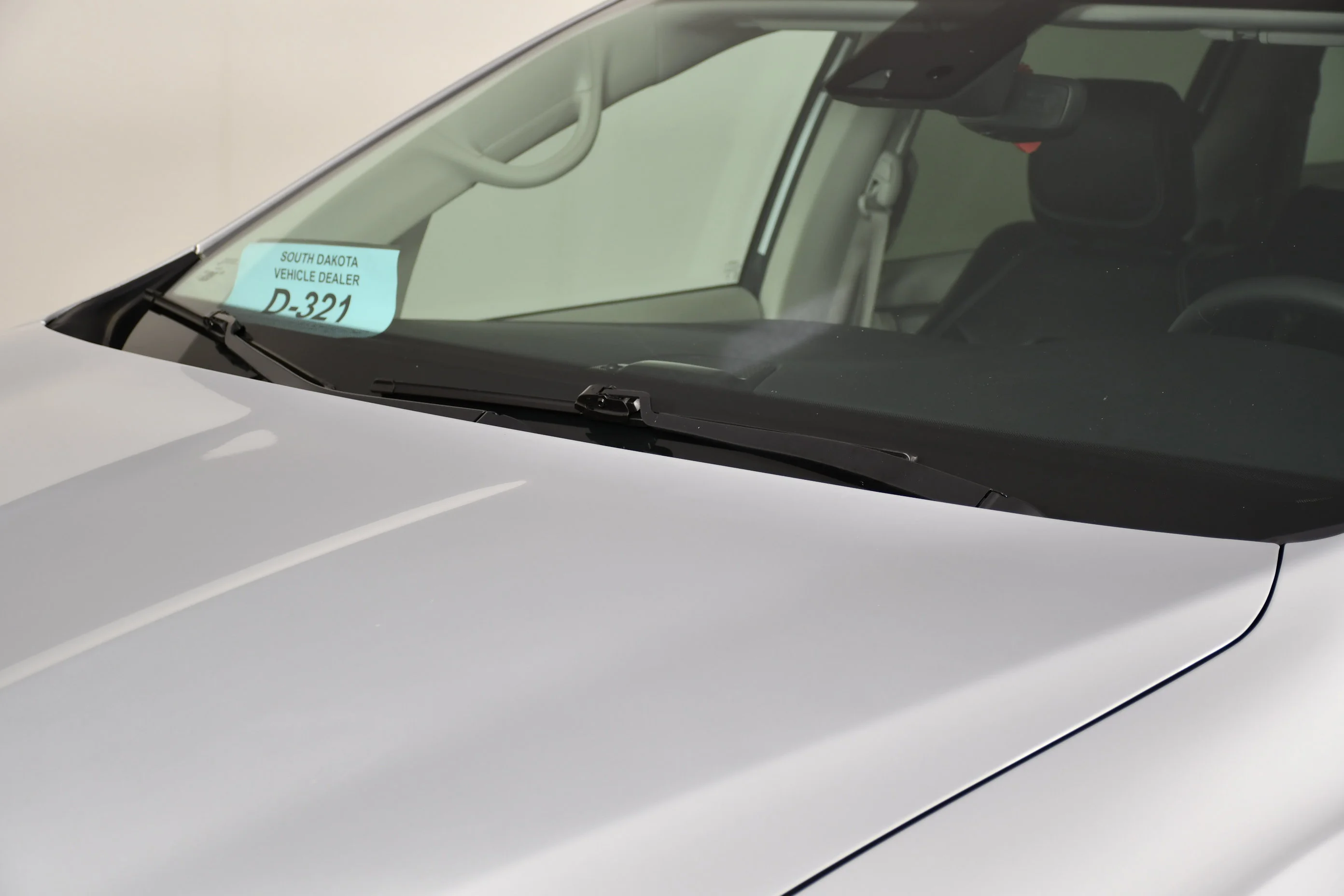 Used 2023 Silver Mist Clearcoat Chrysler Hybrid Touring L image 12