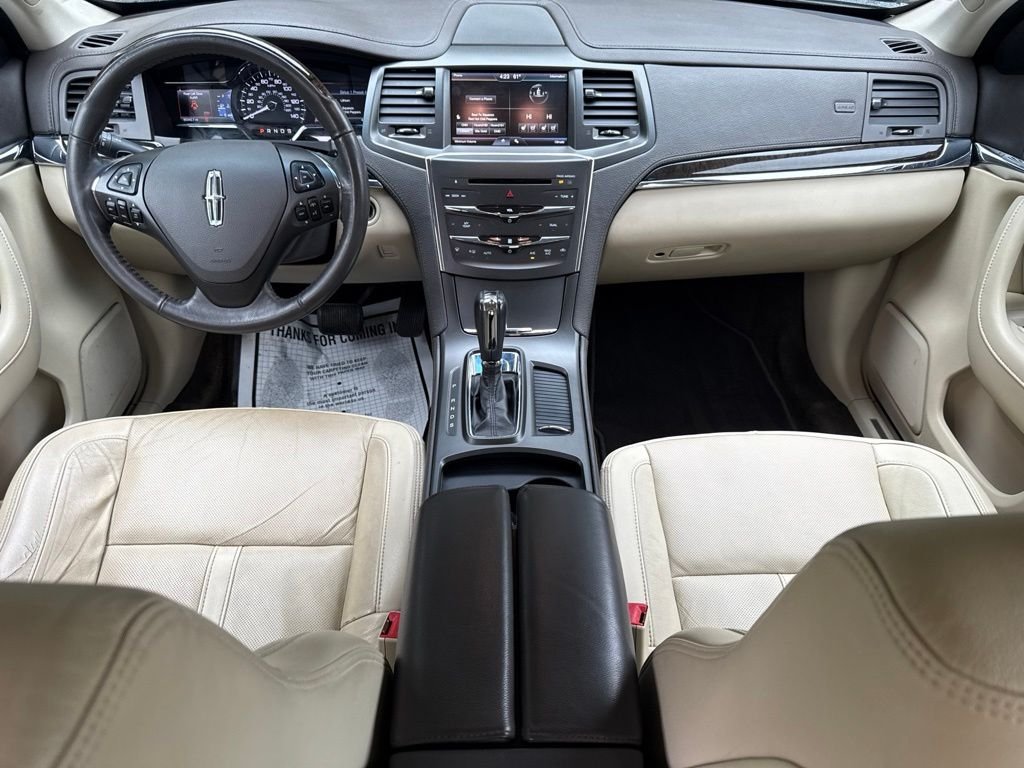 Used 2015 Brown Lincoln Base image 18