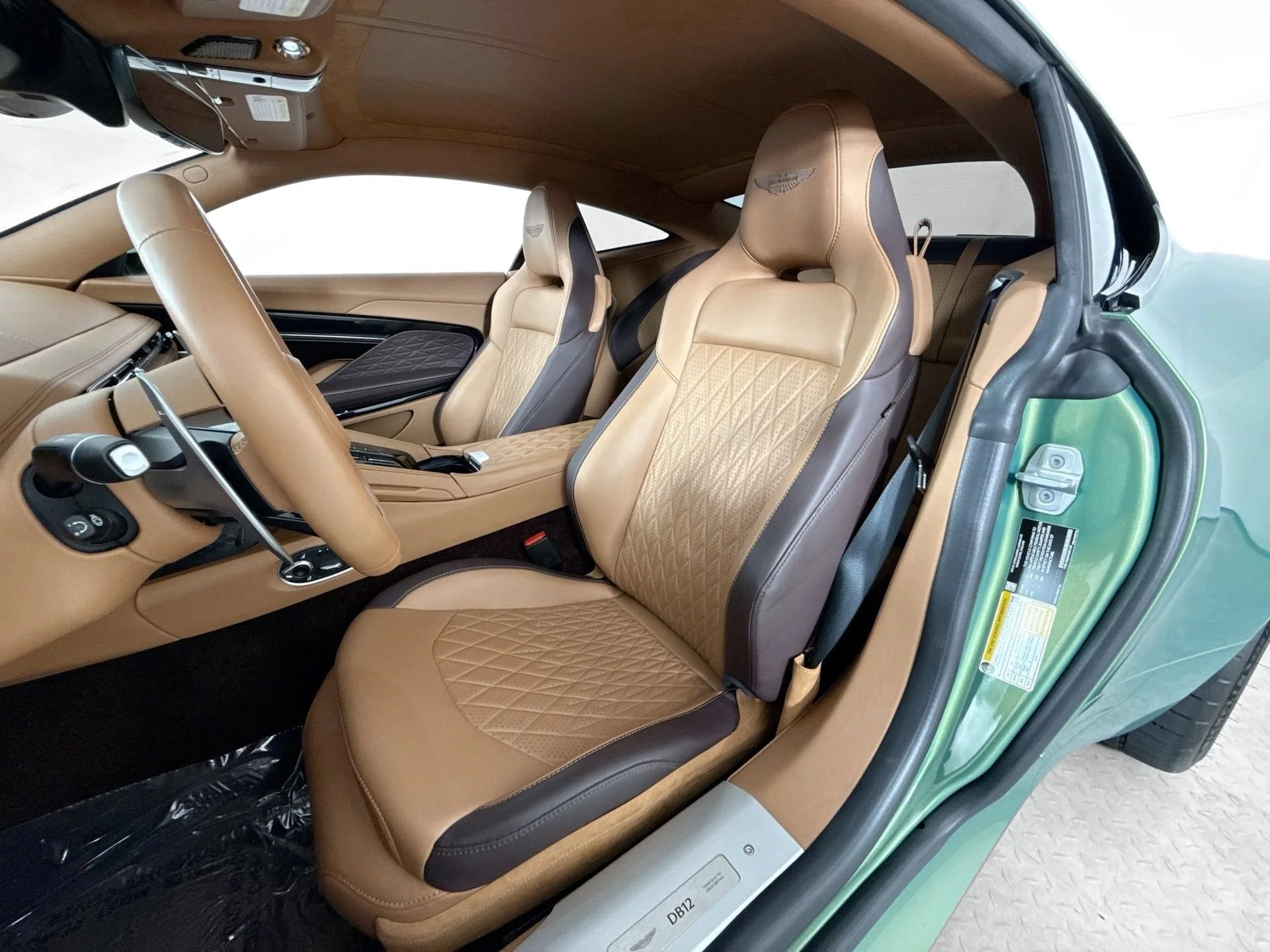 Used 2024 Q Iridescent Emerald Aston Martin  image 9